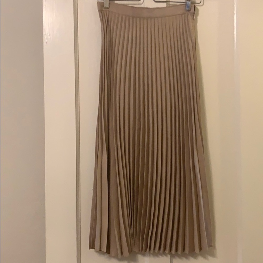 NWT MNG Light Pink / Cream Accordion Midi Skirt